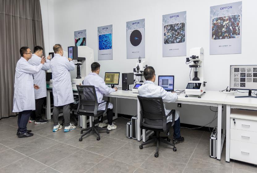 DEMO中心掃描電鏡實驗室多維度升級，通過CNAS認證，同年開展第三方檢測業務，成立歐品檢測山東有限公司，進軍標準物質行業 。     